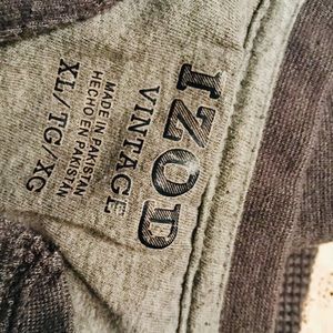 Men’s Ribbed Sweatshirt.  Vintage IZOD 💜